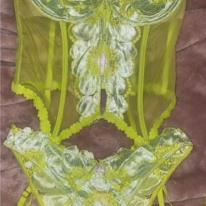 Savage x fenty Lace Lingerie Set in Lime Green